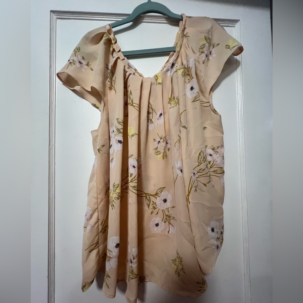 LC Lauren Conrad Peach Floral Top